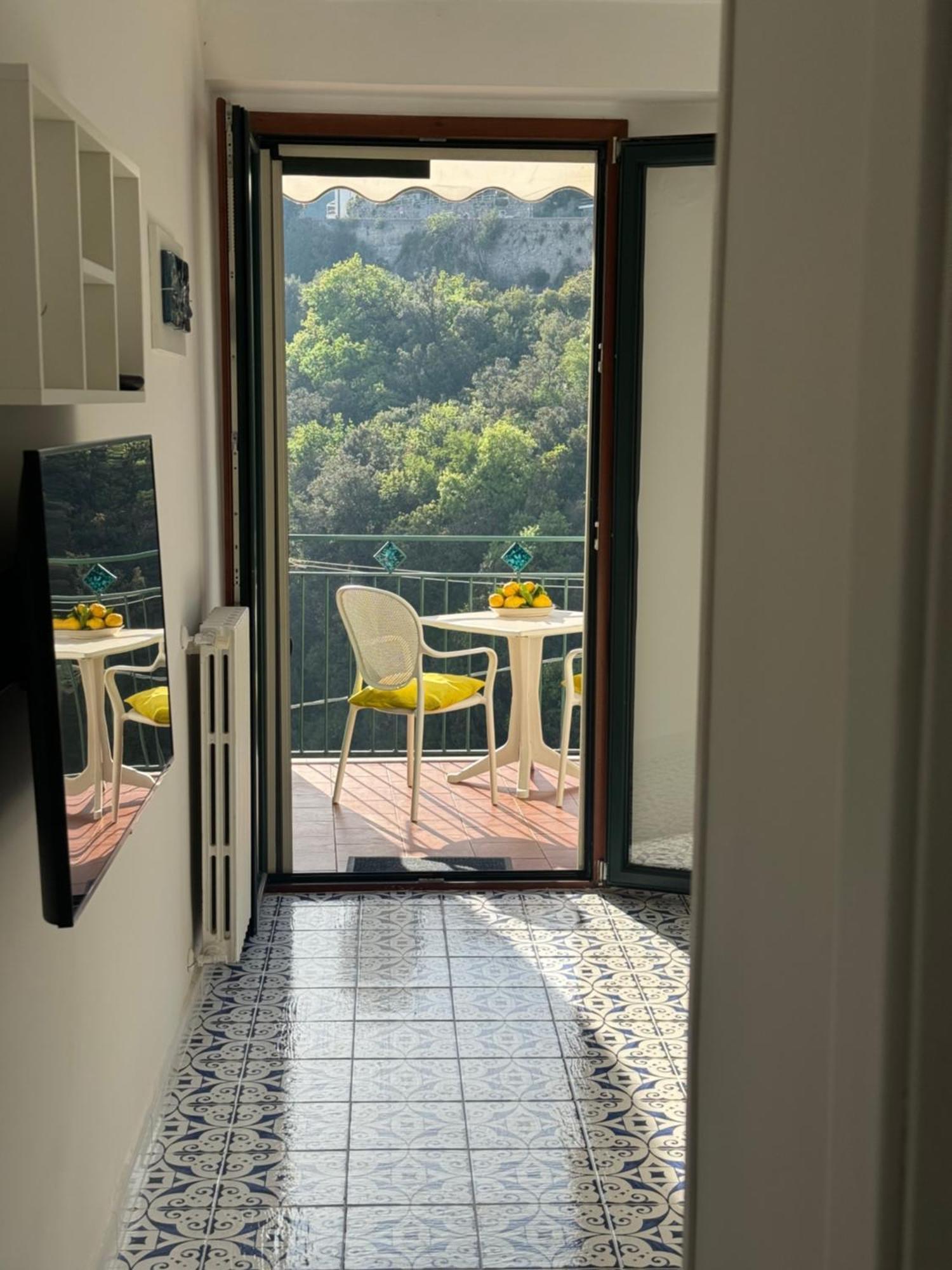 Ferienwohnung Panoramic Flat Amalfi Coast - Sea View 1 Vietri Exterior foto